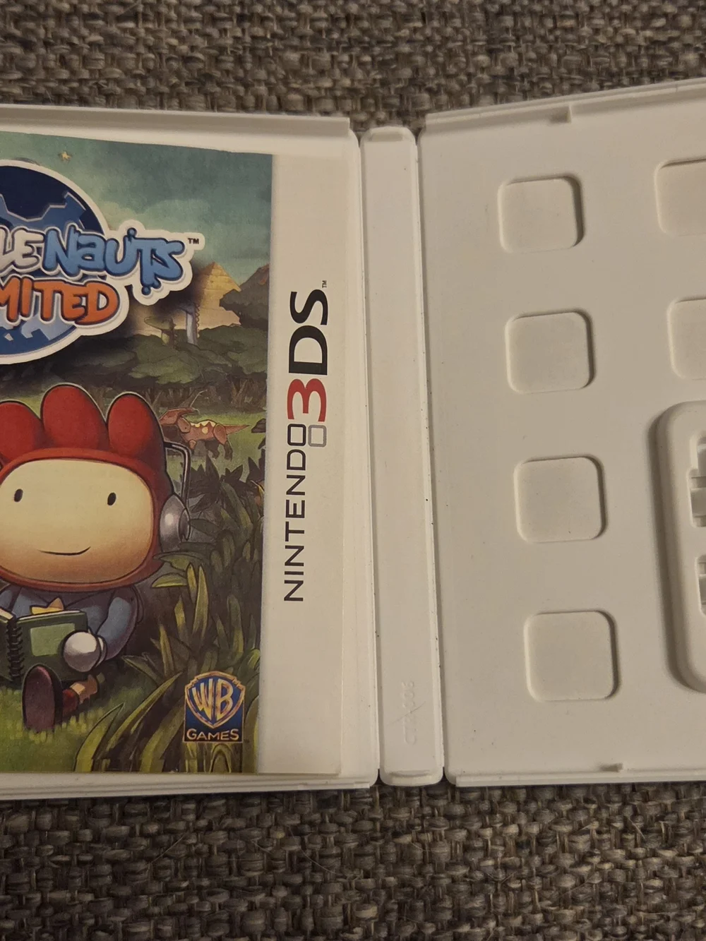 Scribblenauts Unlimited Nintendo 3DS Game - White Case
